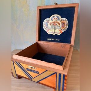 Diamond Crown Maximus Robusto No. 5 Wooden Cigar Box